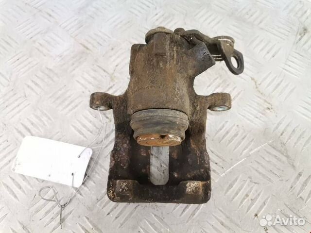 Суппорт задний левый для Audi A4 B5 8D0615423