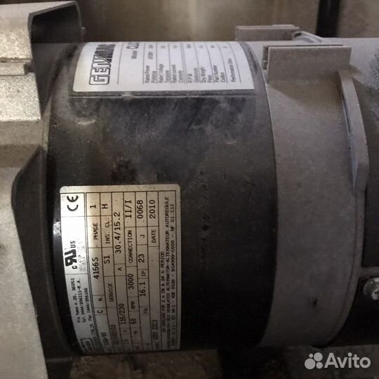 Генератор бензиновый genmac 3,5квт почти новый