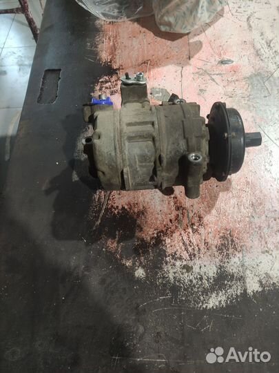 Компрессор кондиционера VW touareg 2.5 7H0820805
