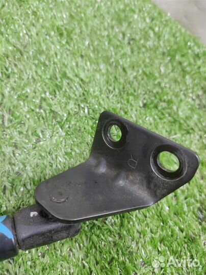 Амортизатор капота Opel Antara 2014