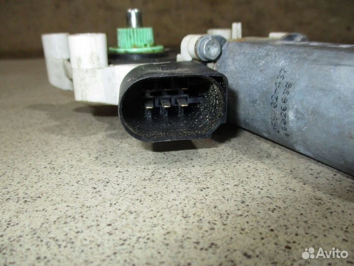 Моторчик стеклоподъемника BMW 5-Series (E60/E61)