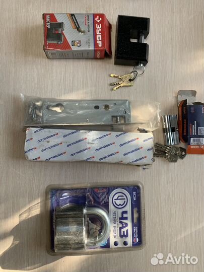 Замок навесной, врезной