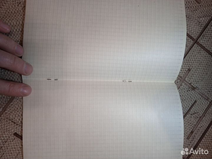 Тетради в клетку 18 листов