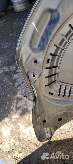 Капот шкода рапид 16г.в. под ремонт