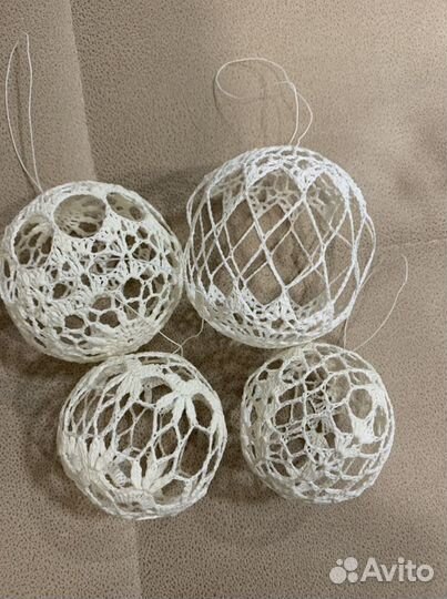 Шар на елку вязаный