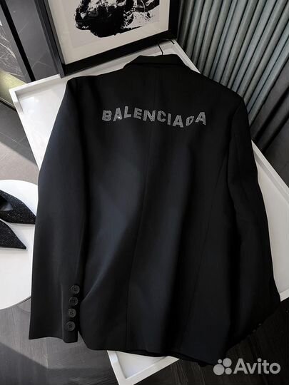 Пиджак balenciaga объемный женский