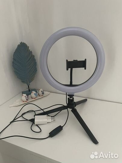 Кольцевая лампа настольная