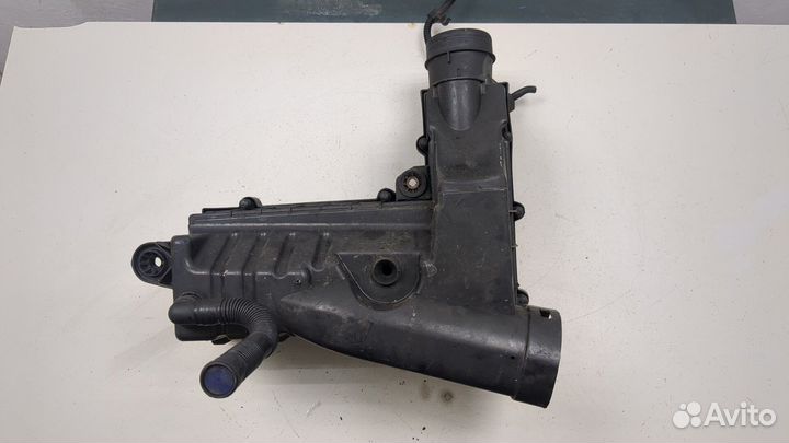 Корпус воздушного фильтра Volkswagen Sharan