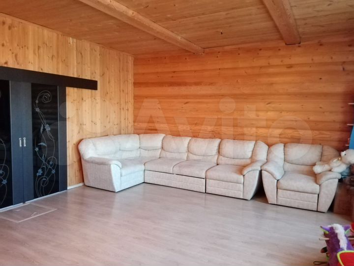 Коттедж 189 м² на участке 12 сот.