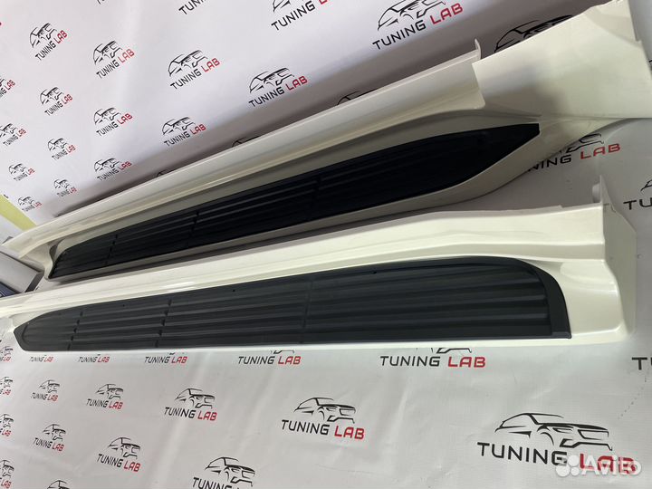 Toyota Land Cruiser 300 Пороги внешние