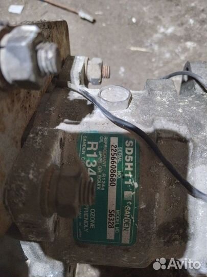 Компрессор кондиционера Волга 31105 Крайслер