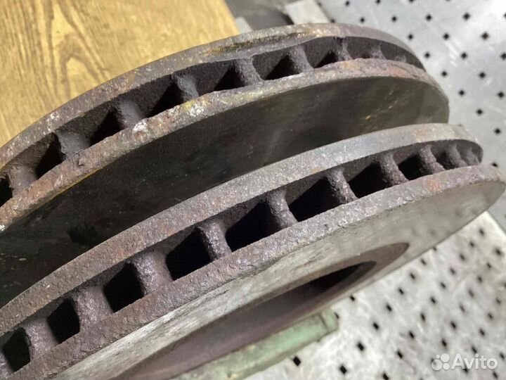 Диск тормозной передний Opel Vectra B