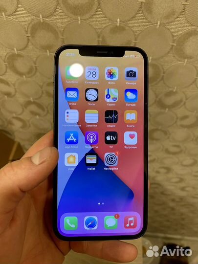 Телефон iPhone 12