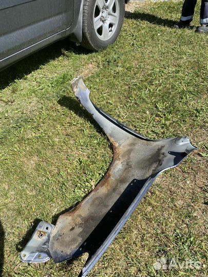 Крыло левое переднее RAV4