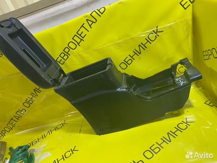 Подлокотник Митцубиси ASX