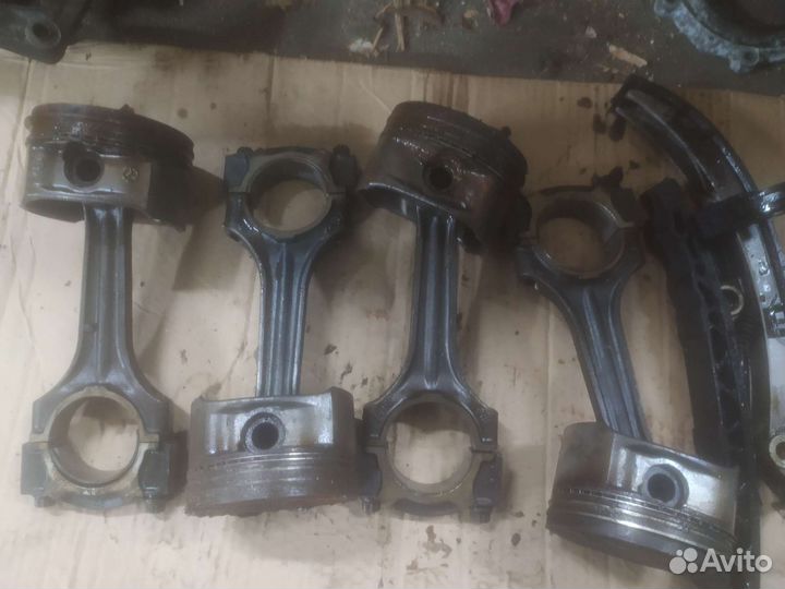 Шатун Поршень Мерседес ом111