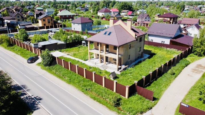 Дом 364,1 м² на участке 10 сот.