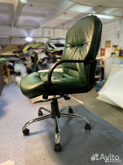 Офисное кресло