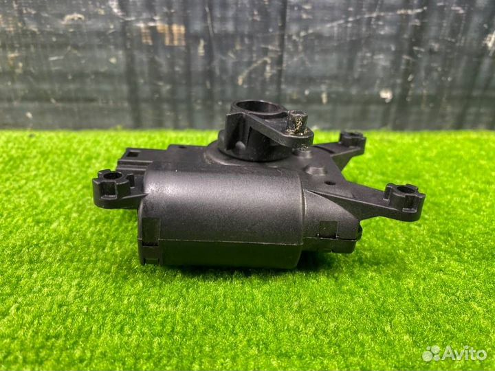 Мотор заслонки печки Audi Q7 4L BAR 2008