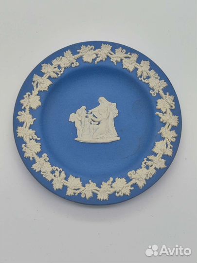 Бисквитный голубой фарфор Wedgwood