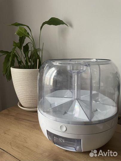 Контейнер для сыпучих продуктов с дозатором