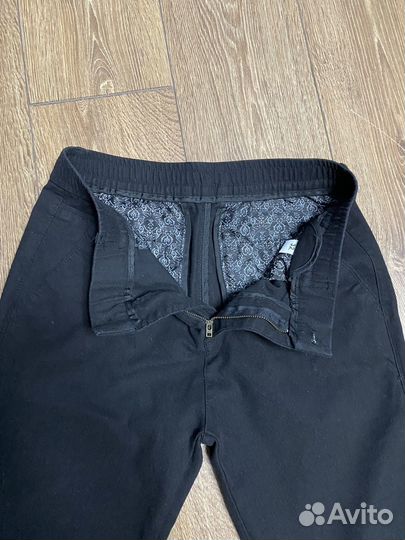 Брюки мужские классические зауженные к низу