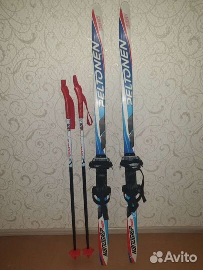 Детские лыжи с палками