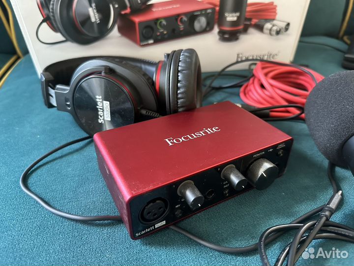 Студийный комплект Focusrite Scarlett Solo Studio