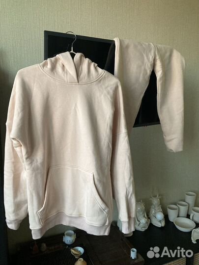 Сортивный костюм на флисе светлый