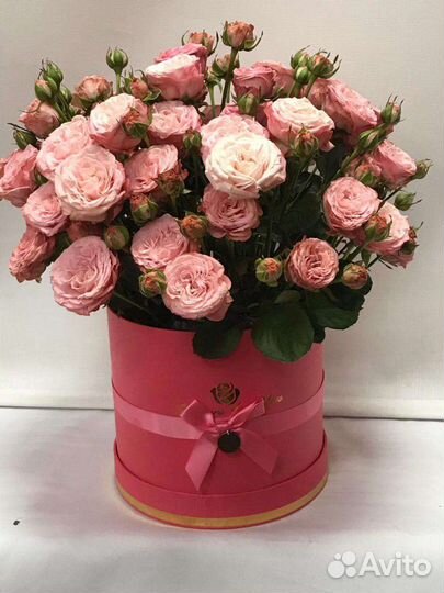 Розы в шляпной коробке