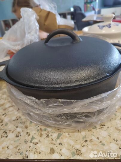 Кастрюля чугунная