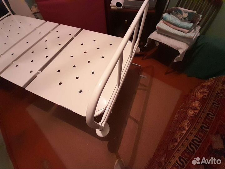Медицинская кровать для лежачих больных