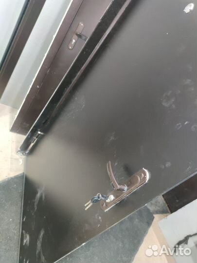 Дверь входная металлическая от застройщика 95/205