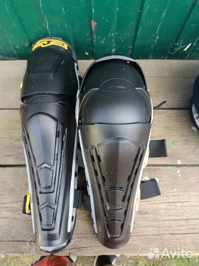 Продам мото наколенники