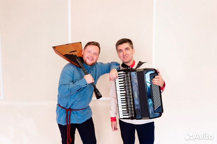 Музыканты на праздник Балалаечник и Аккордеонист