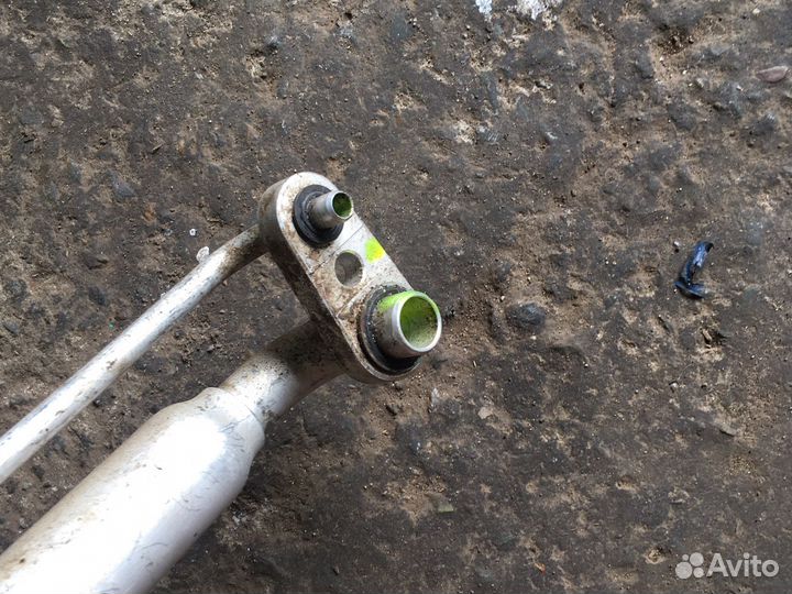 Chevrolet aveo т300 Трубка