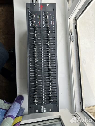 Эквалайзер DBX 2231