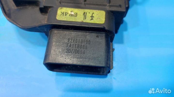 Замок двери передний левый для Mazda 3 2003-2009