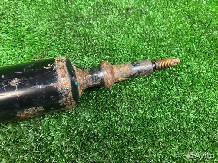 Стойка амортизационная задняя Bmw E90