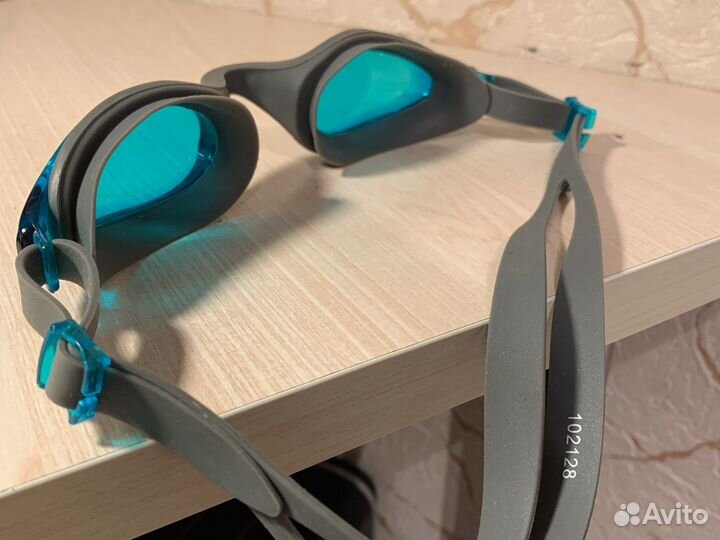 Очки для плавания