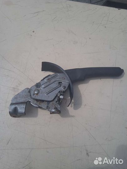 Рычаг стояночного тормоза Nissan Terrano 2 Ниссан