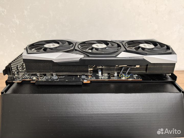 AMD Radeon RX 6750 XT gaming X trio 12GB