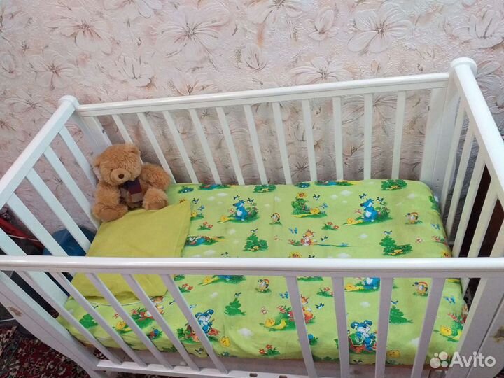 Продается детская кроватка маятник.внизу полочка д