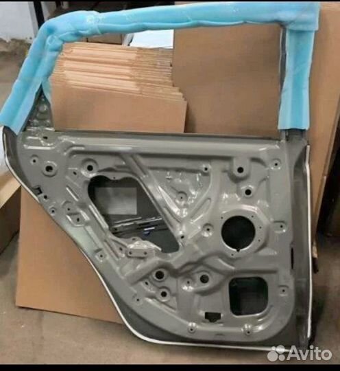 Дверь Geely Emgrand 2021-2024 задняя левая