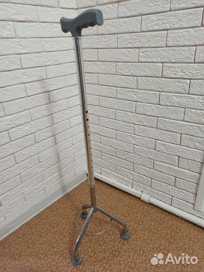 Костыль трёхногий