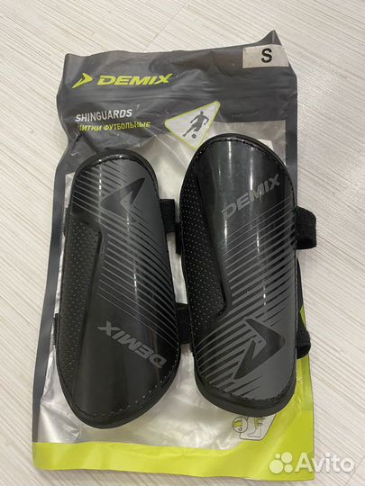 Футбольные щитки