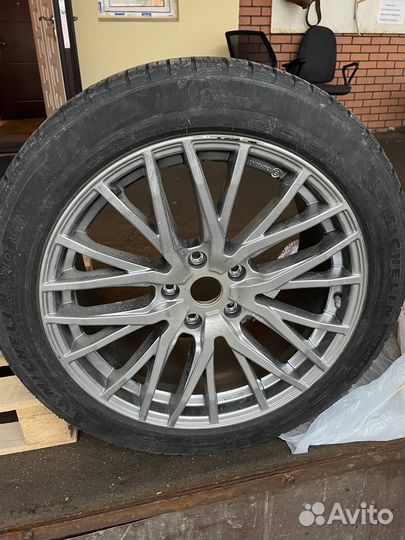 Комплект шины и диски для Porsche Cayenne, r20