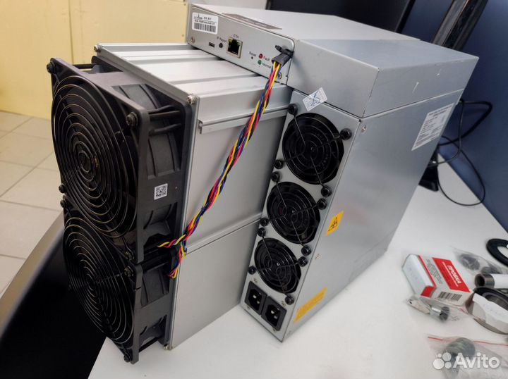 Asic майнер Bitmain Antminer S19
