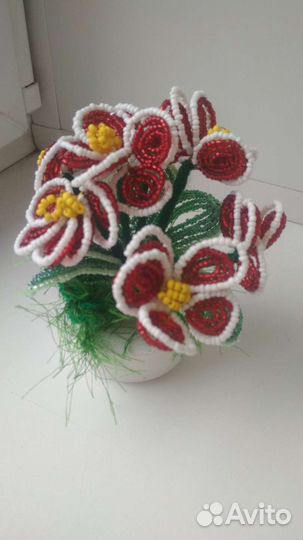 Фиалки из бисера
