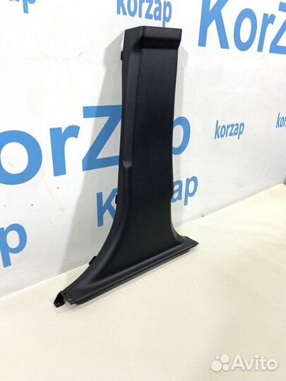 Обшивка средней стойки правая Kia Mohave 2 HM